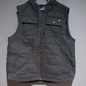 Wrangler Mens Hooded Quilted Vest in Olive